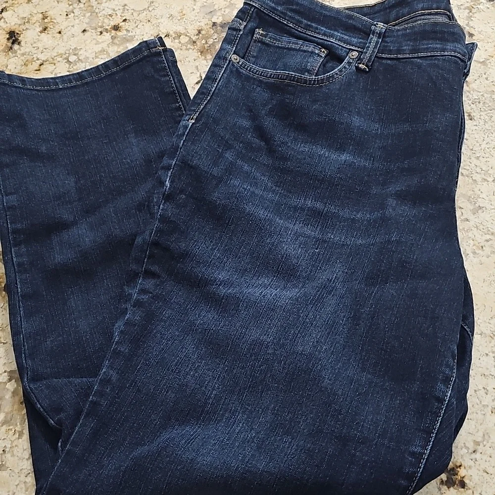 Style & Co - Curvy Boyfriend Jeans, Midrise - 16W - Good Condition Used - Picture 6 of 6